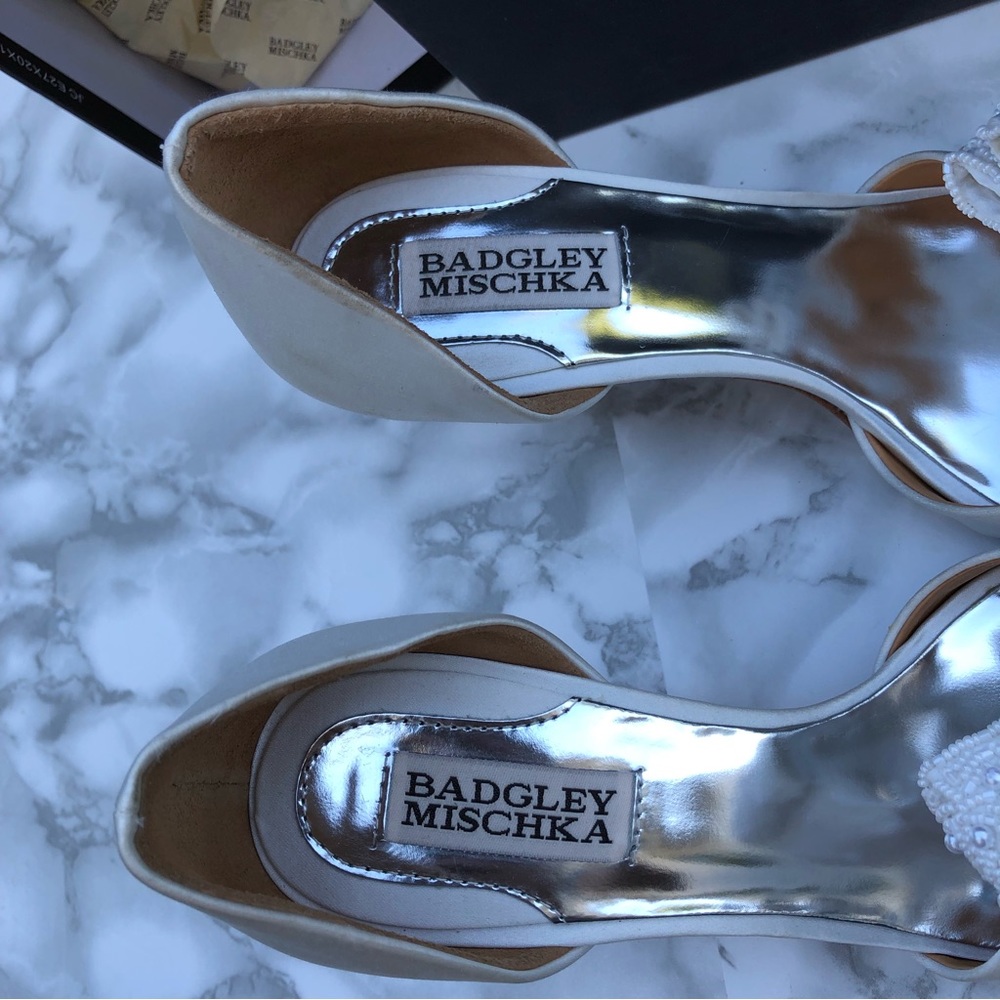 White Badgley Mischika ladies High Heels - Picture 7 of 10
